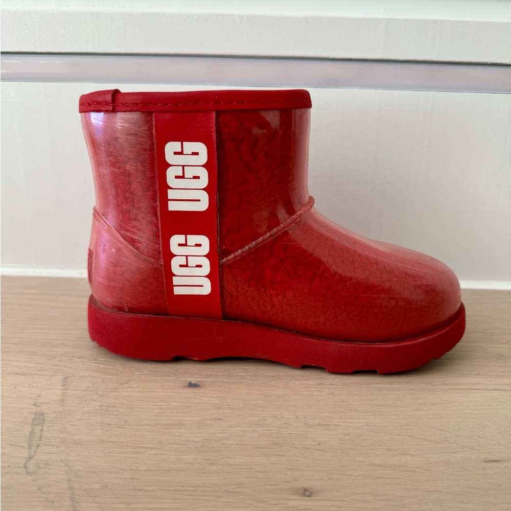 UGG Classic Boys/Girls Mini Clear Shearling Waterproof Winter Red Boots Sz 12US - Picture 3 of 9